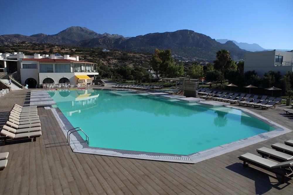 Almyra Hotel & Village 考特索纳里 外观 照片