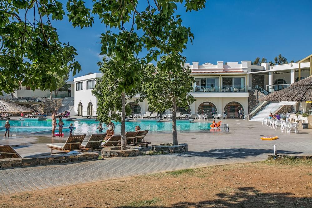 Almyra Hotel & Village 考特索纳里 外观 照片